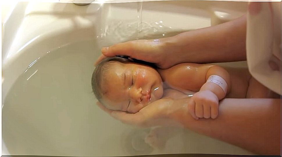 Baby Bath Spa, the wonderful relaxing bath for newborns