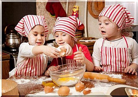 Cooking with children helps them stimulate their manual skills