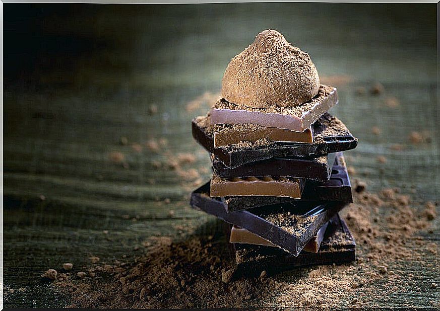 Dark chocolate, although it seems contradictory, is beneficial for weight loss.