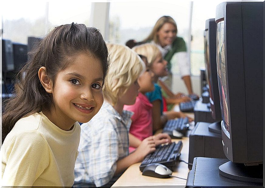 Why are computer courses for children important?