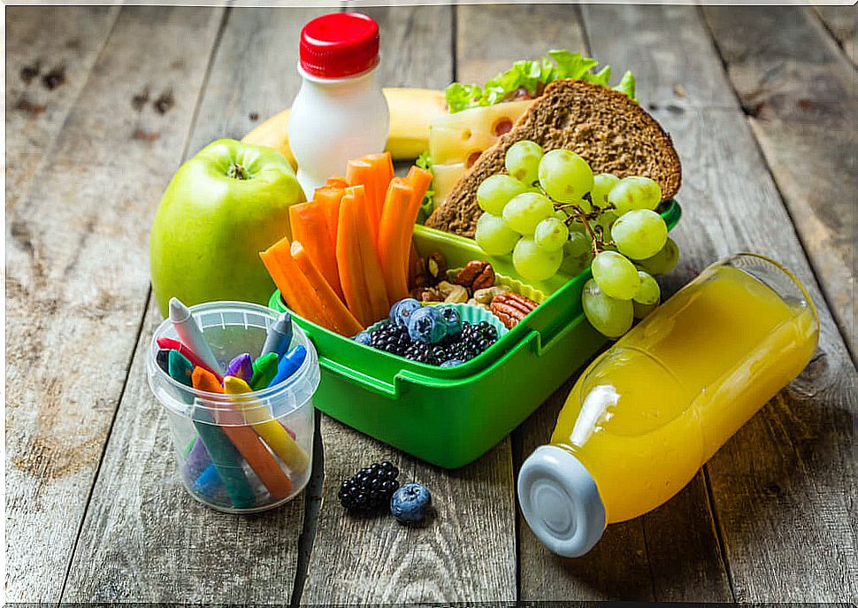 Example of healthy snacks for recess.