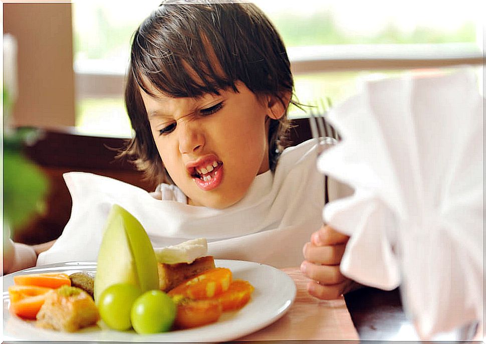 Child with bad eating habits because he does not like fruit or vegetables.