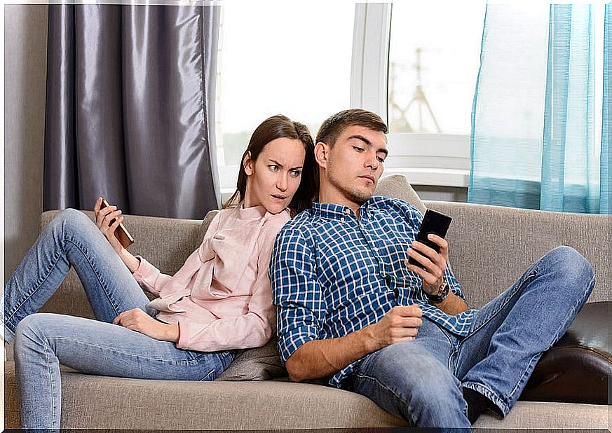 Is it good to control your partner's social networks?