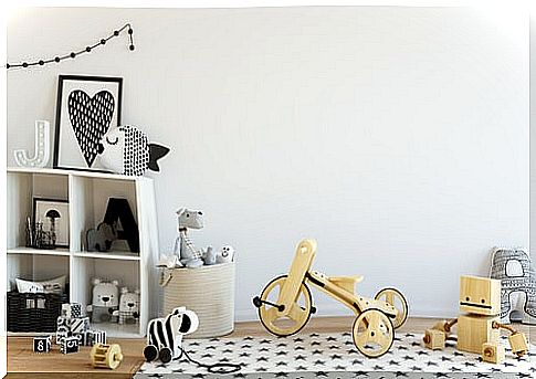 Decorating the baby's room can be a simple task for parents.